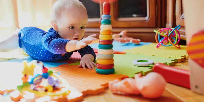 Newborn Toys: Best Toys for Baby (6-12 Months) 7 Benefits of Baby Toys for Development