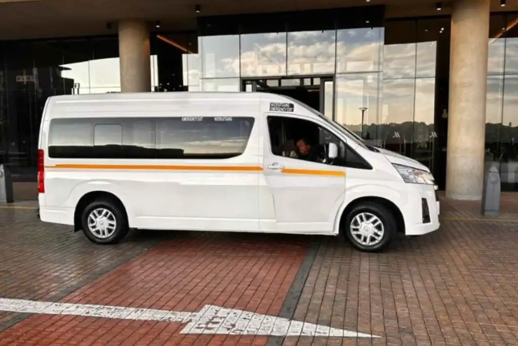 Cape Town Minibus Rental with Chauffeur Tour Driver Cape Town Minibus Rental with Chauffeur Tour Driver